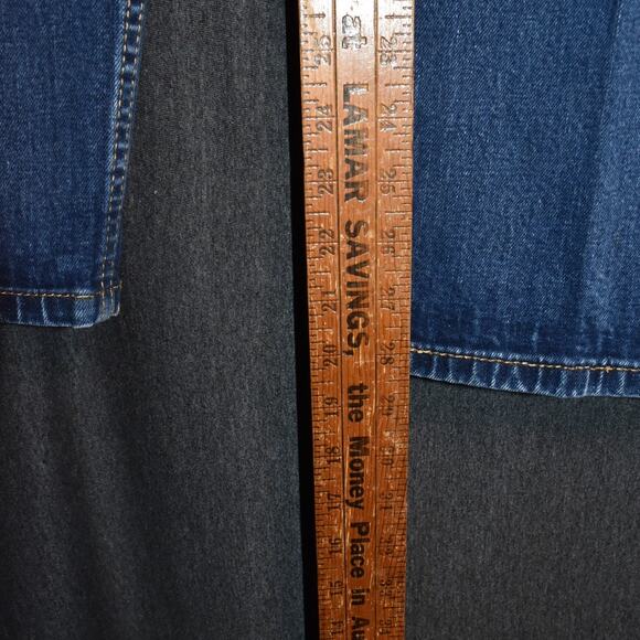 Lot of 2 Levi's 550 Relaxed Fit Men's 44x29 Distressed Denim Jeans Dark & Light - Picture 14 of 14